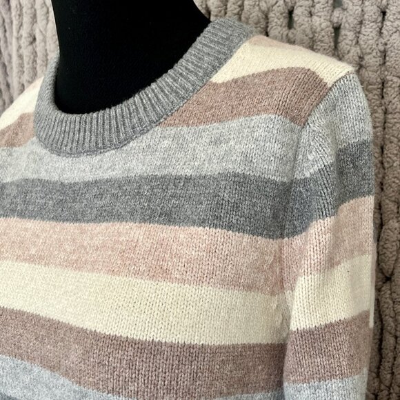 Gap Striped Knit Sweater Size medium - Picture 4 of 13